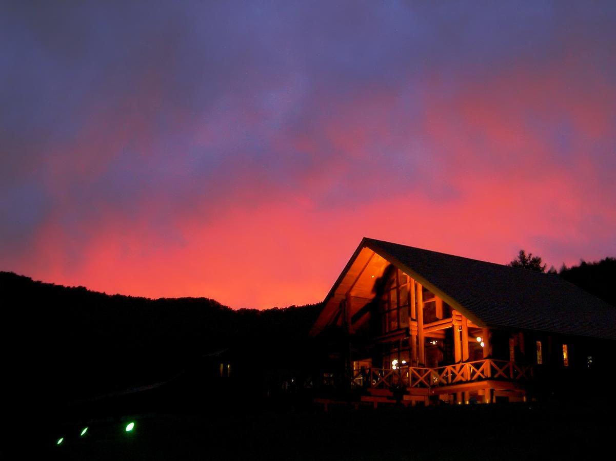 Log Hotel Larch Lake Kanayama Minamifurano Luaran gambar